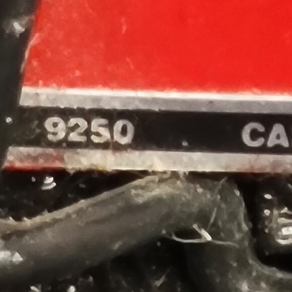 Ertl 1/64 scale Case IH 9250 die-cast/plastic 8 wheeler tractor red/black - Picture 5 of 9